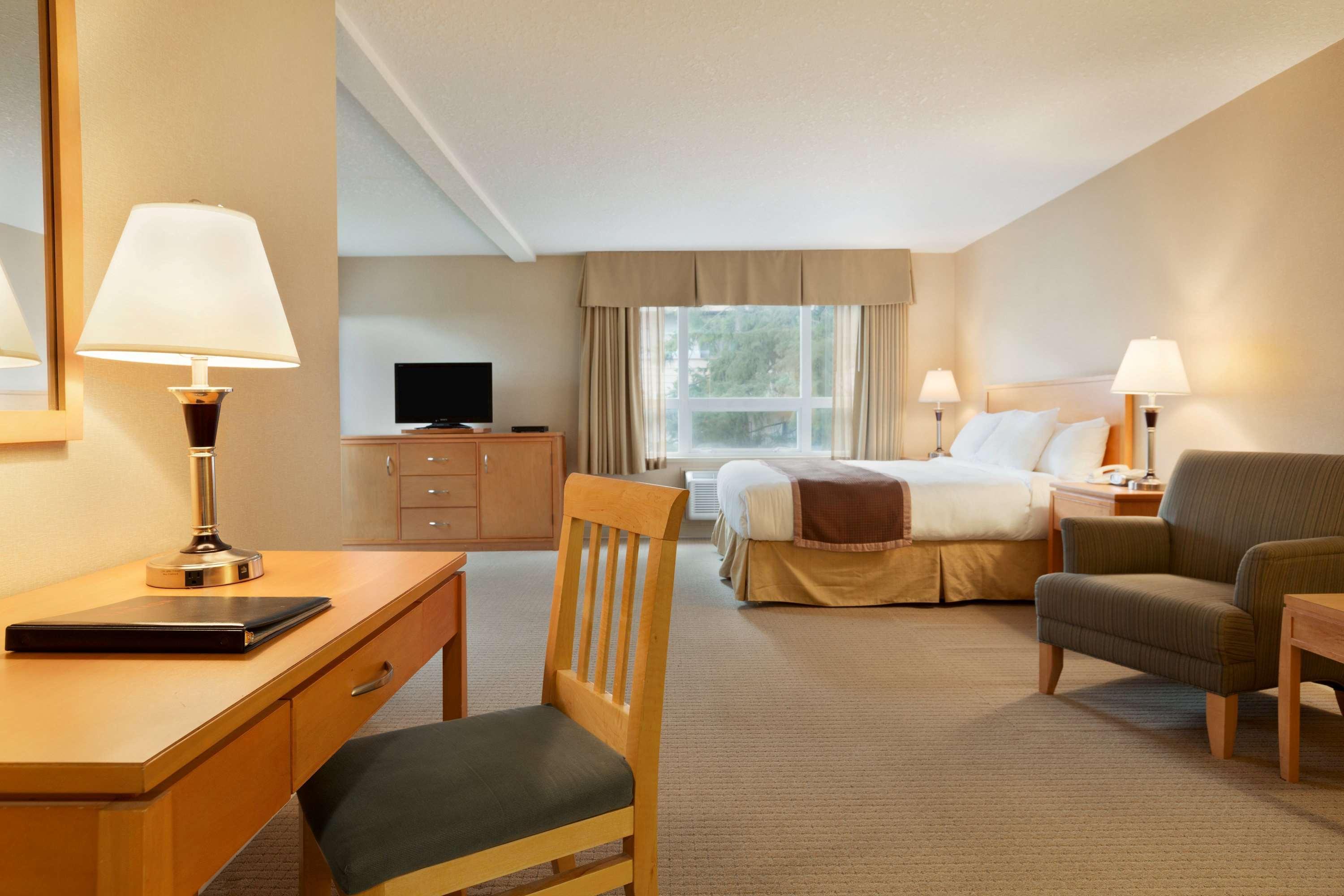 Ramada By Wyndham Nanaimo Hotel Exterior photo