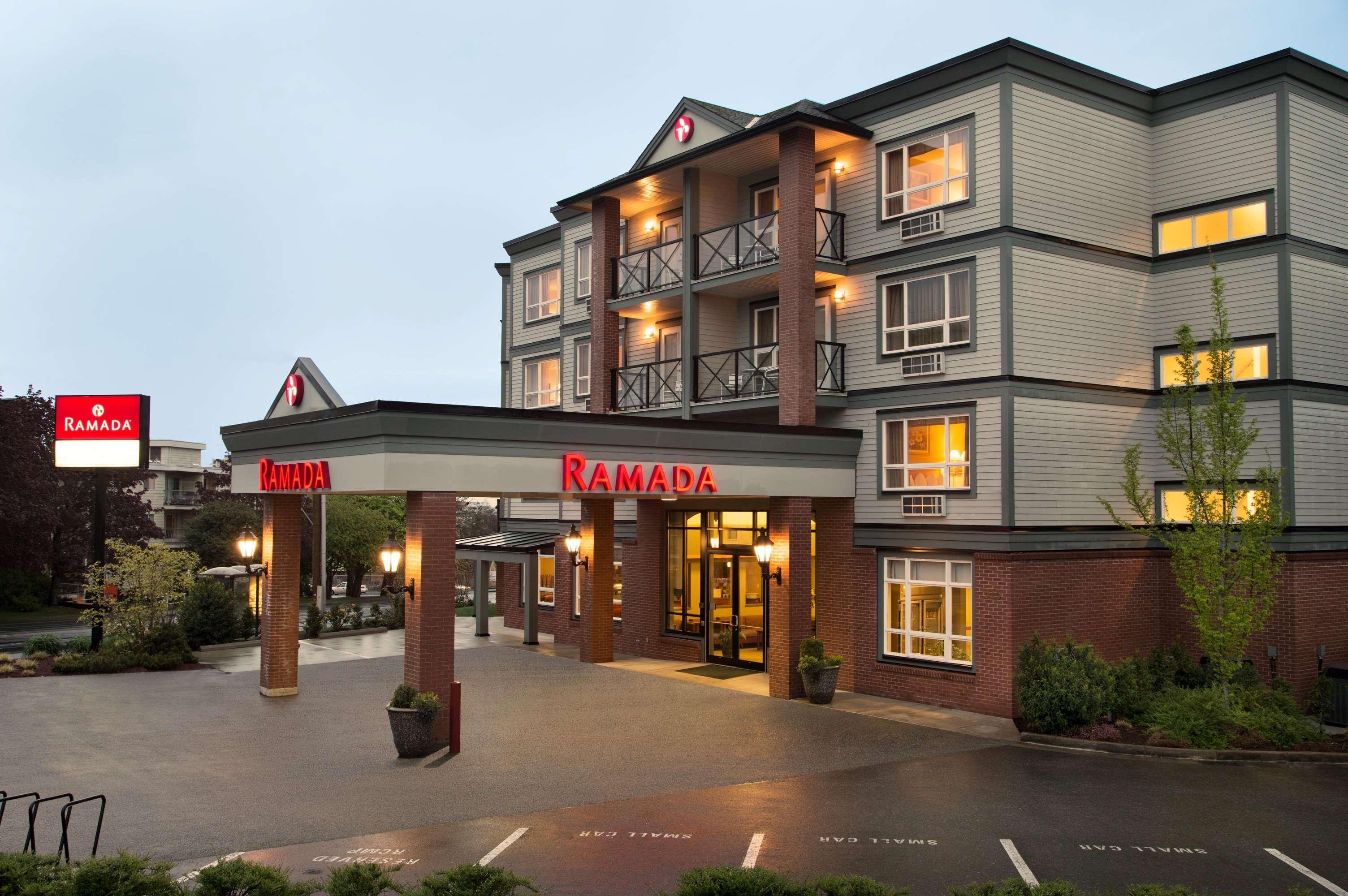 Ramada By Wyndham Nanaimo Hotel Exterior photo