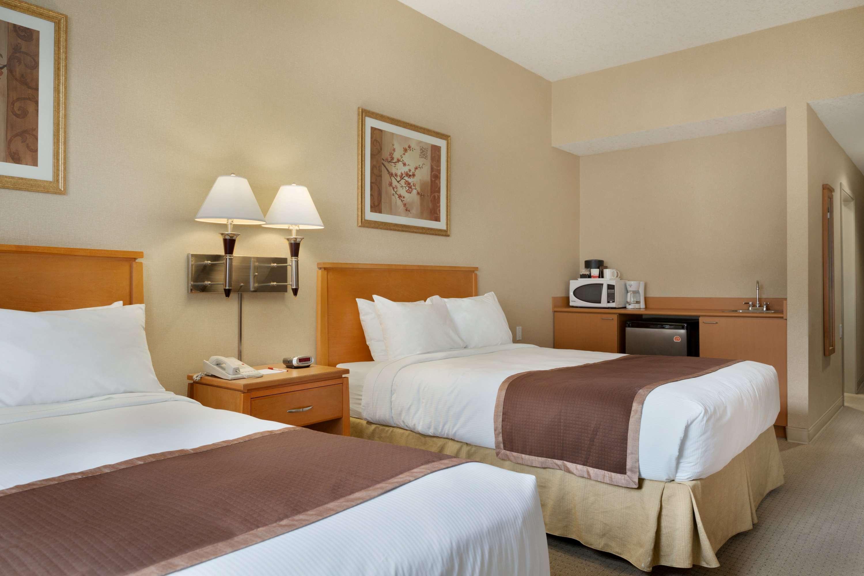 Ramada By Wyndham Nanaimo Hotel Exterior photo